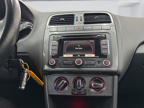 Volkswagen Polo 14 of 15