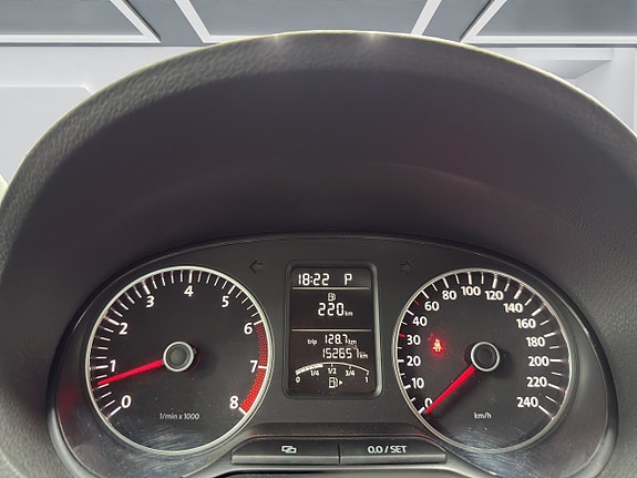 Volkswagen Polo 13 of 15