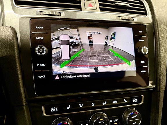 Volkswagen Golf Alltrack 17 of 24
