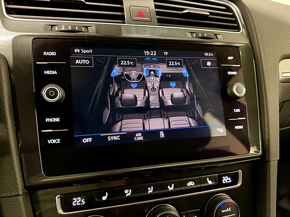 Volkswagen Golf Alltrack 21 of 24