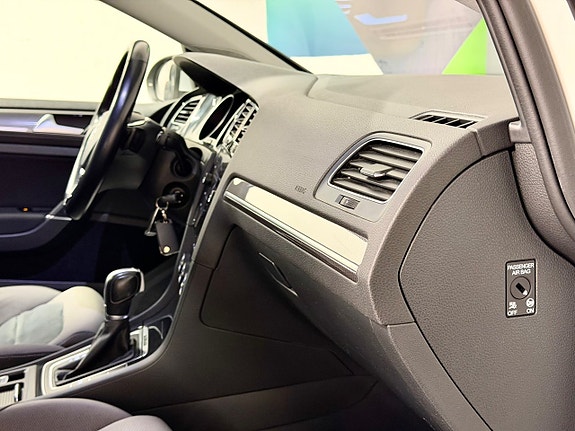 Volkswagen Golf Alltrack 11 of 24