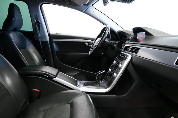 Volvo V70 8 of 25