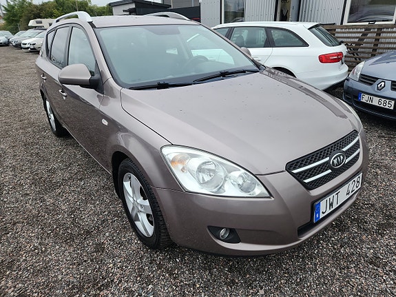 Kia Ceed 2 of 5