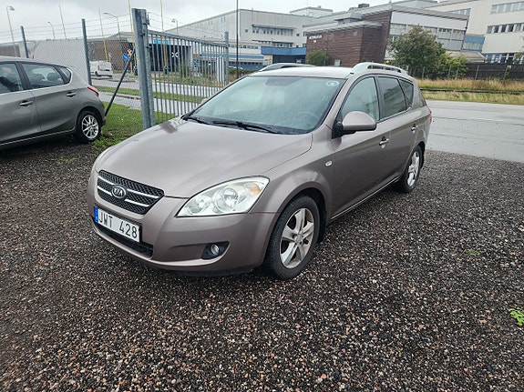 Kia Ceed 2 of 6