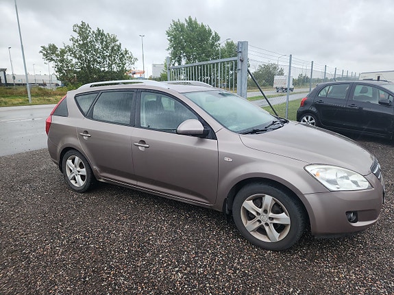 Kia Ceed 4 of 6