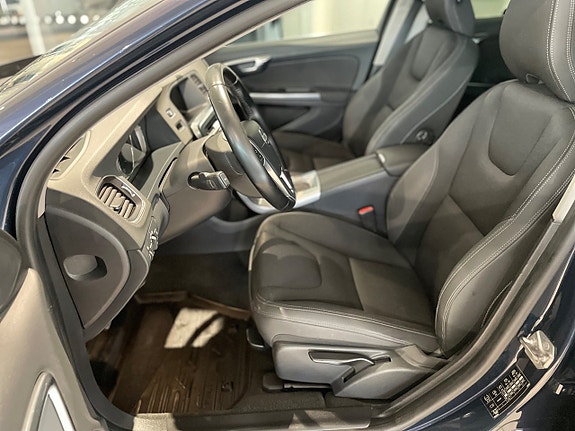 Volvo V60 11 of 22