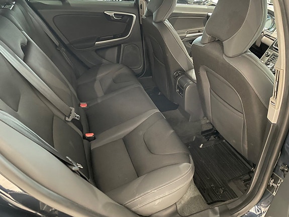 Volvo V60 18 of 22