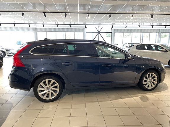 Volvo V60 4 of 22