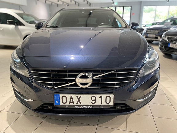 Volvo V60 2 of 22