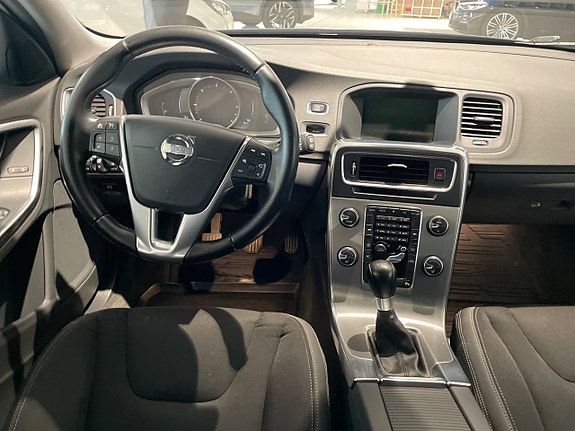 Volvo V60 12 of 22