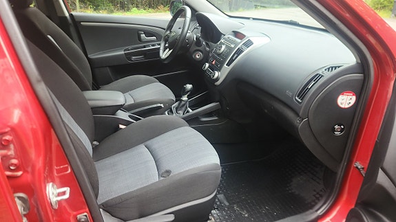 Kia Ceed 13 of 13
