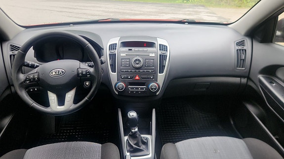 Kia Ceed 9 of 13