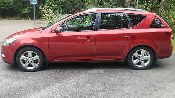 Kia Ceed 2 of 13