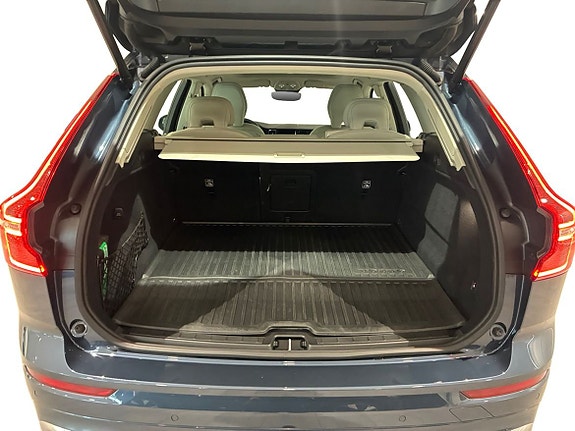 Volvo XC60 14 of 16