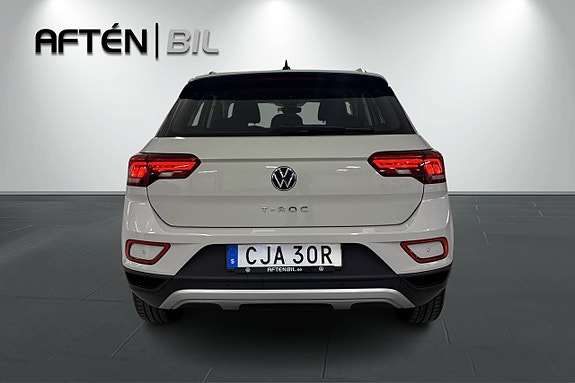 Volkswagen T-Roc 8 of 22