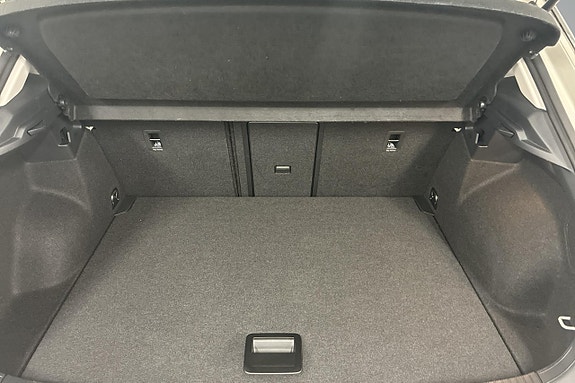 Volkswagen T-Roc 17 of 22