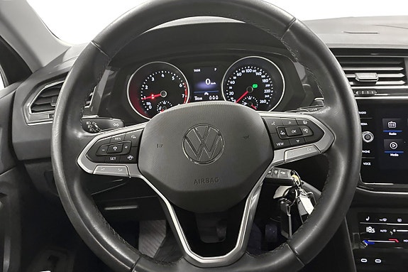 Volkswagen Tiguan 12 of 23