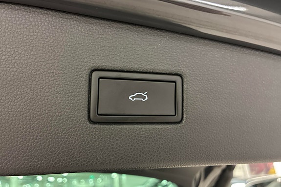 Volkswagen Tiguan 18 of 23
