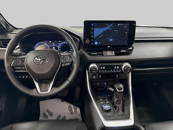 Toyota RAV4 8 of 8
