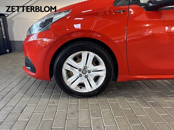 Peugeot 208 13 of 16