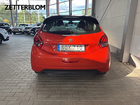 Peugeot 208 4 of 16