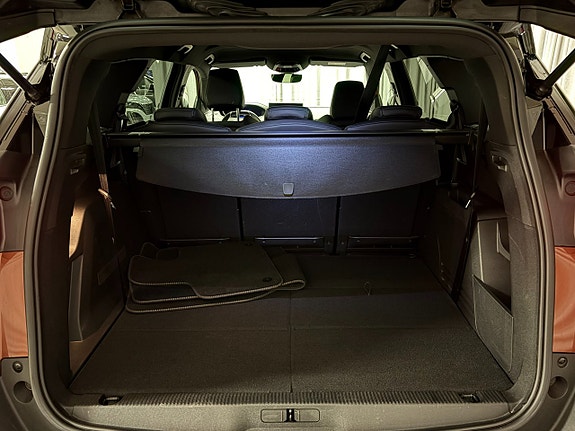 Peugeot 5008 5 of 17