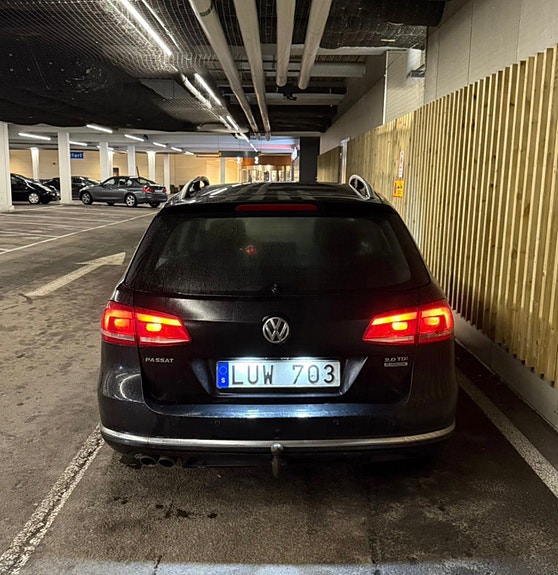 Volkswagen Passat 4 of 8