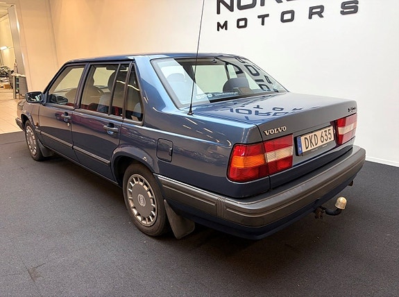 Volvo 940 3 of 9
