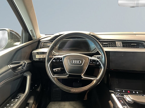 Audi Q8 e-tron 9 of 20