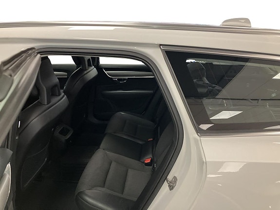 Volvo V90 8 of 17