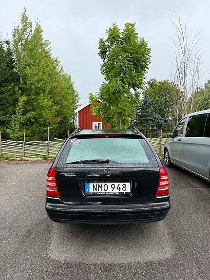 Mercedes-Benz C180 8 of 10