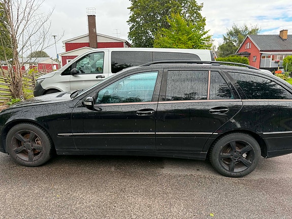 Mercedes-Benz C180 9 of 10