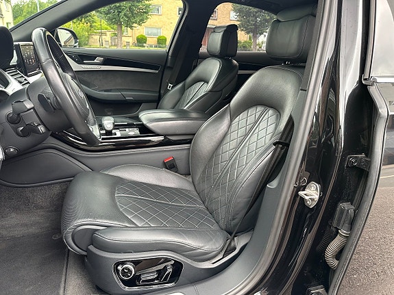 Audi A8 20 of 25