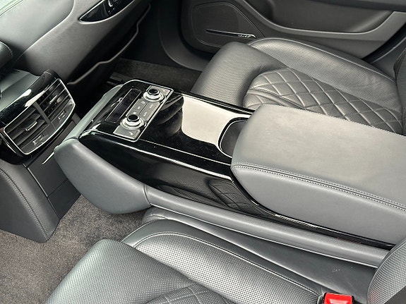 Audi A8 25 of 25