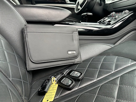 Audi A8 24 of 25