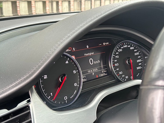 Audi A8 15 of 25