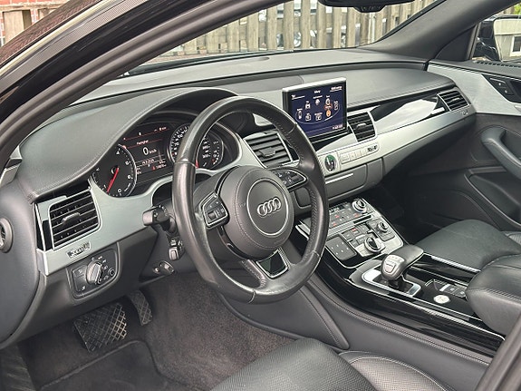 Audi A8 13 of 25