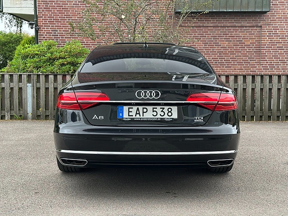 Audi A8 8 of 25