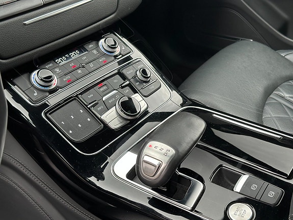 Audi A8 17 of 25