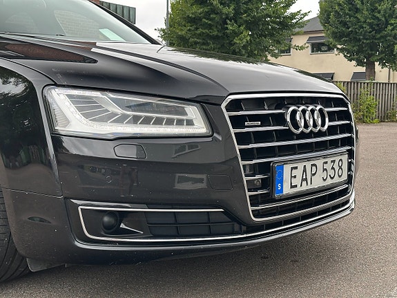 Audi A8 5 of 25