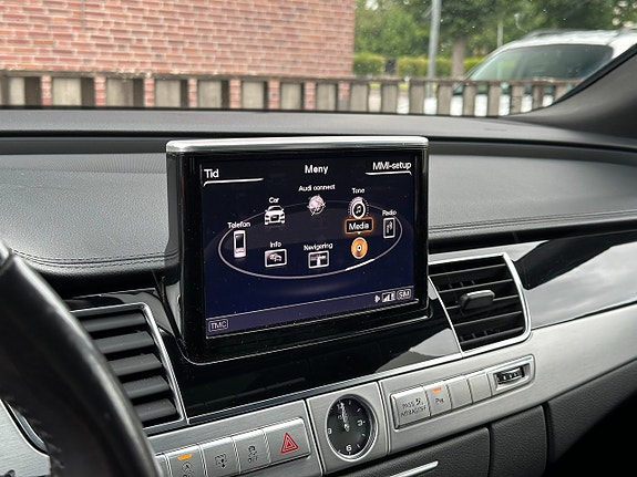 Audi A8 16 of 25