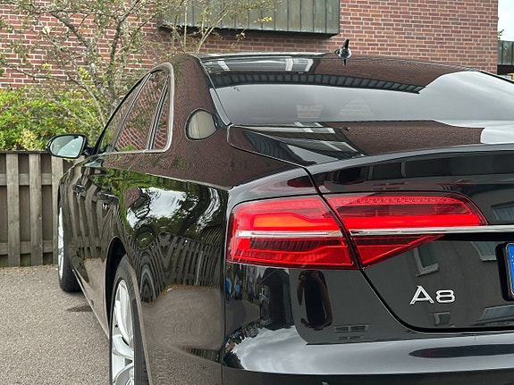 Audi A8 12 of 25
