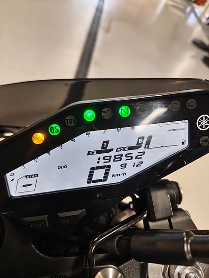 Yamaha MT-09 5 of 7