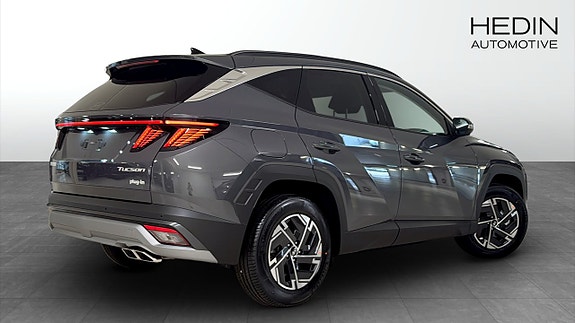 Hyundai Tucson 2 of 12