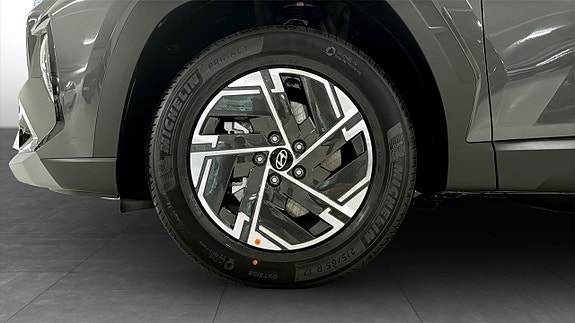 Hyundai Tucson 9 of 12