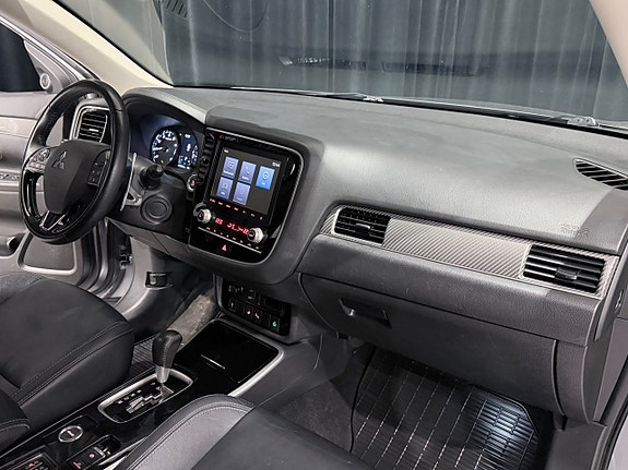 Mitsubishi Outlander 12 of 30