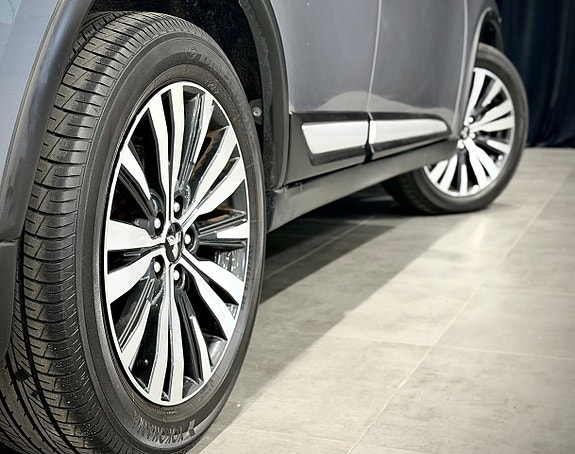 Mitsubishi Outlander 8 of 30