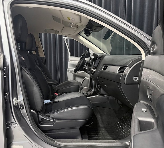 Mitsubishi Outlander 10 of 30