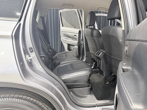 Mitsubishi Outlander 16 of 30