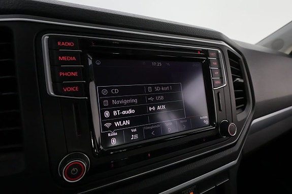 Volkswagen Amarok 23 of 27